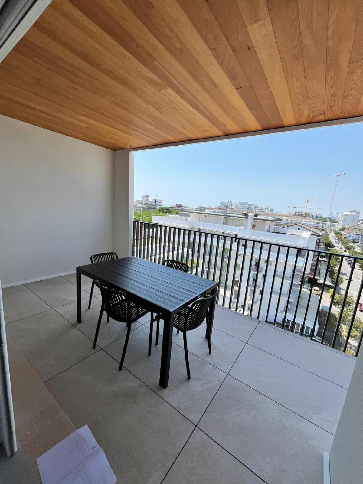 Beach Palace With Small Swimming Pool, Private Beach, Parking Лидо ди Йезоло Екстериор снимка